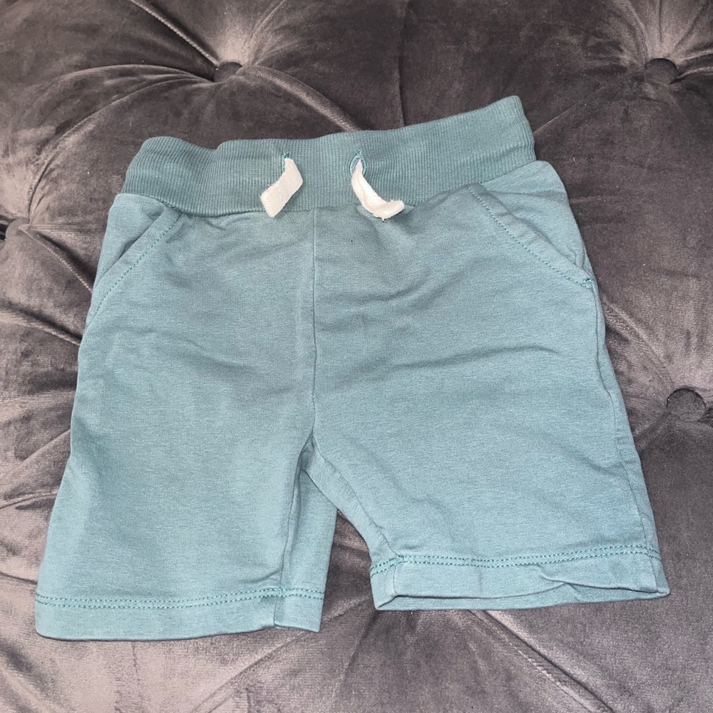 Size: TODDLER 12M
Condition: USED -but still in excellent condition !!